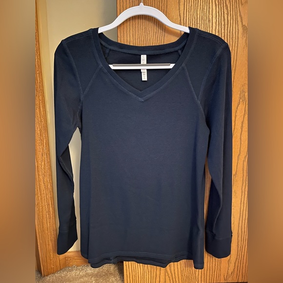 Lularoe Cozy Collection-Hazel Long Sleeve V-Neck Top - Picture 1 of 3